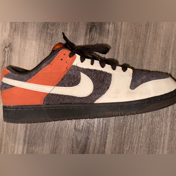 NIKE DUNK LOW RED PANDA - Picture 3 of 7